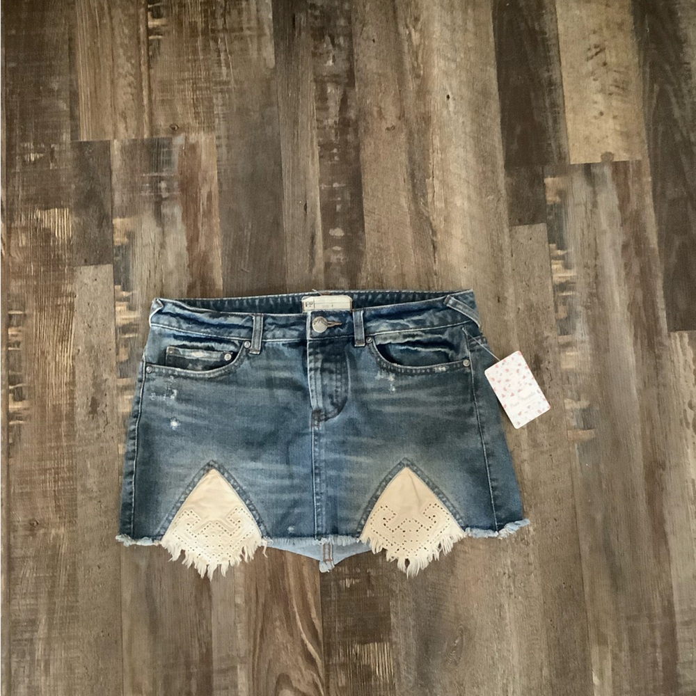 FREE PEOPLE DENIM HANDKERCHIEF MINI SKIRT SZ 4 NWT